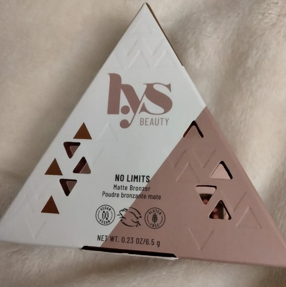 ✨️HOST PICK✨️🆕 LYS Matte Bronzer in Medium Harmony